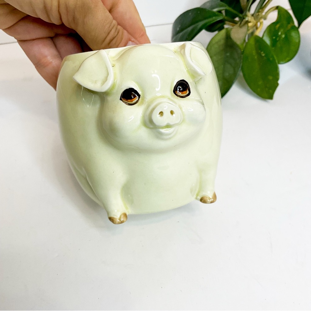 VINTAGE Quon Quon Japan Pig Mug 1980s Porcelain Kawaii Animal Cup Retro